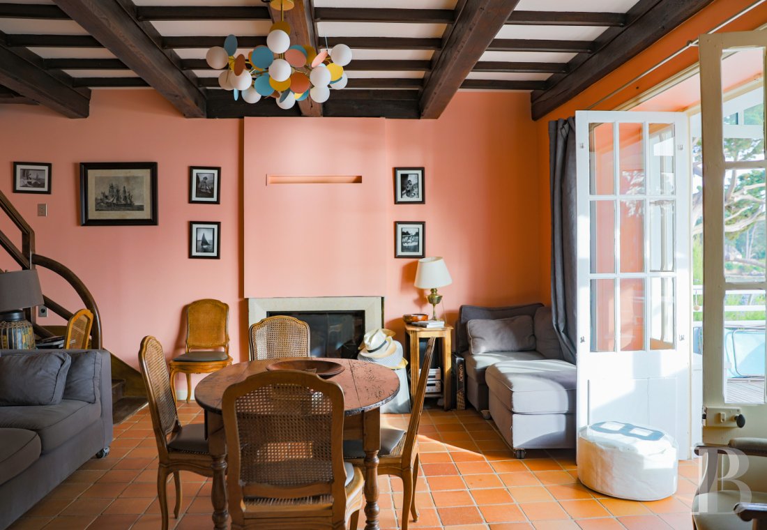 On the Île-aux-Moines, in the Gulf of Morbihan, a family house where you can almost step out onto the water - photo  n°17